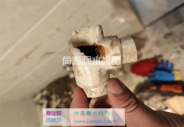 和龙引起漏水的原因有哪些？